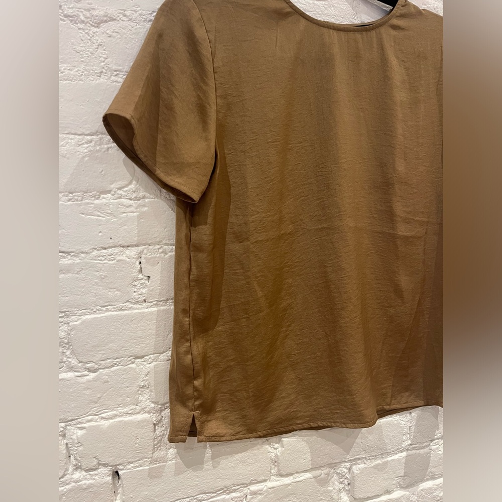 Banana Republic Satin Effect Tan Blouse T-Shirt - Picture 4 of 5